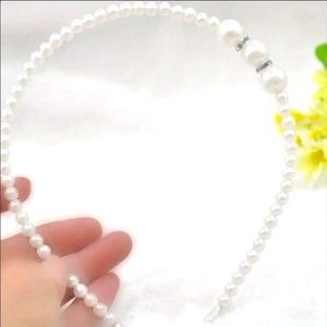 PEARL HEADBAND with Crystals